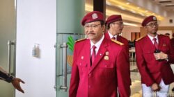 Ini Jas Almamater Siswa Sekolah Rakyat, Lengkap Pakai Baret Merah – Update 1