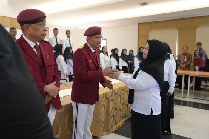 *Mensos Ingatkan Kepala Sekolah Rakyat dan Guru agar Jadi Contoh-Berempati*