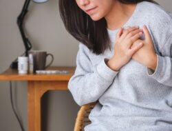 “Nyeri Dada Tiba-tiba Perlu Segera Periksa? Ini Penjelasan Dokter”