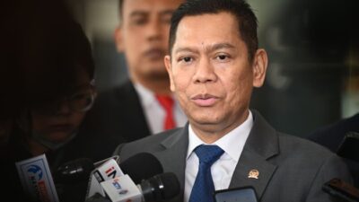 **Pimpinan DPR Bantah Isu Kenaikan Gaji dan Tunjangan, Adies Kadir Jelaskan Fakta**