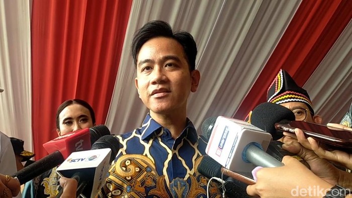 [Respons Gibran Mengejutkan Usai Saksikan Pacu Jalur di Riau!]