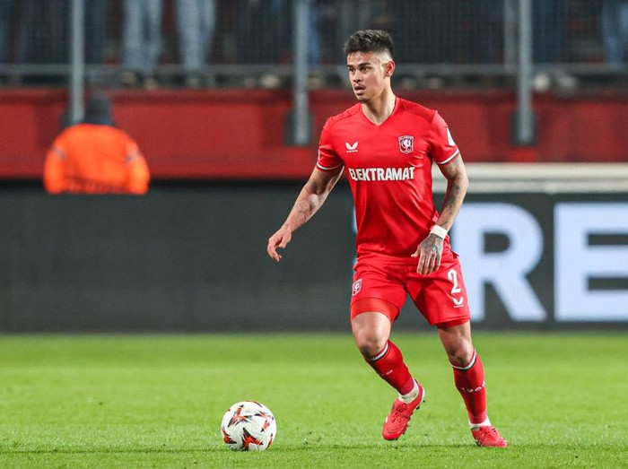 Belum Mainkan Hilgers, Pelatih Twente Kena Kritik Tercingil!