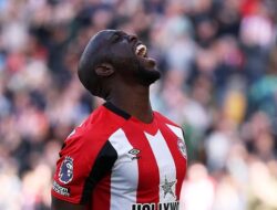 “Brentford Menolak Tawaran Ketiga Newcastle untuk Dapatkan Yoane Wissa”