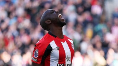 “Brentford Menolak Tawaran Ketiga Newcastle untuk Dapatkan Yoane Wissa”