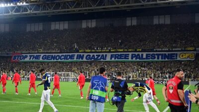 Spanduk Free Palestina dari Ultras Fenerbahce, Simbol Solidaritas yang Mengguncang Liga Champions