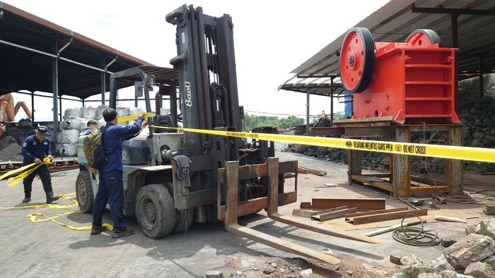 Wartawan dan Staf KLH Kena Kecaman saat Penyegelan Pabrik Serang