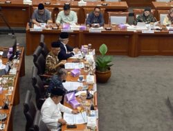 **Revisi UU Haji Ditargetkan Selesai 26 Agustus, Komisi VIII DPR Akan Maraton Pembahasan**