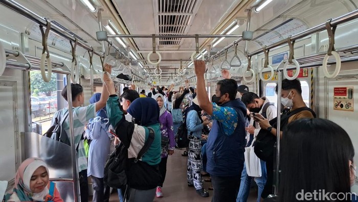 **Tertinggal Barang di KRL? Ini Cara Lapor yang Wajib Diketahui!**