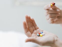 **Obat Cacing Jadi Buruan Gen Z, Ini Wanti-wanti Guru Besar Farmasi UGM**