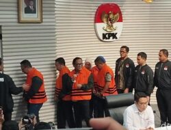 Habis Nangis, Noel Senyum-Kepalkan Tangan di Konferensi Pers KPK: Apa yang Sebenarnya Terjadi?