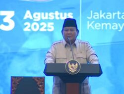 [Prabowo Berapi-api Pidato di Depan Guru Sekolah Rakyat: Semangat Lihat Kalian]