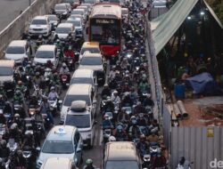 “Alih Fungsi Trotoar di TB Simatupang: Suara Warga yang Terancam Hilang demi Atasi Macet”
