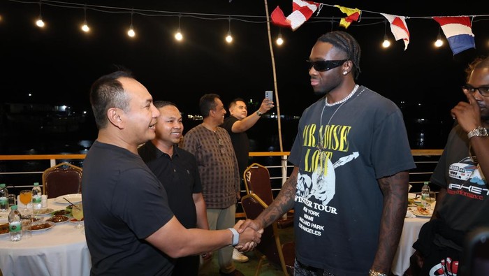 **Melly Mike Bersyukur kepada Kapolda Riau atas Pembersihan Sungai yang Berdampak Besar**