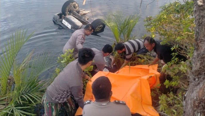 Mobil Ngebut lalu Oleng Nyebur ke Sungai di Tapteng, 3 Orang Tewas - Update 1