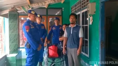 Kadus di NTB Terharu Warganya Dihadiahi Kursi Roda oleh Polisi – Update 1
