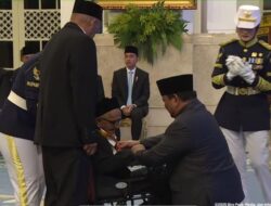 “Nyak Sandang, Pahlawan Tanpa Nori: Prabowo Beri Bintang Jasa ke Penyumbang Pesawat RI Pertama”