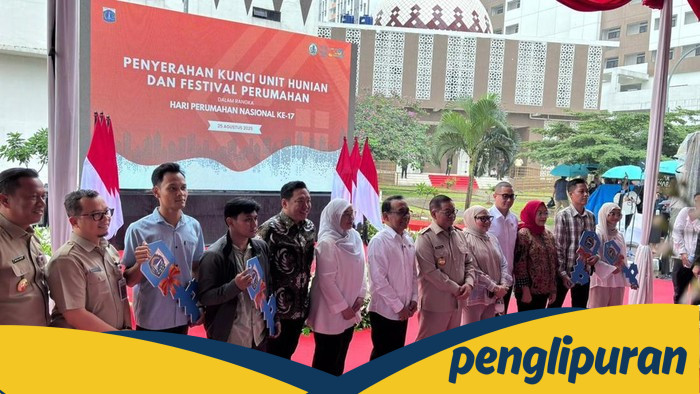 Pramono Serahkan Kunci ke 50 Warga, Tak Tanyakan Latar Belakang?