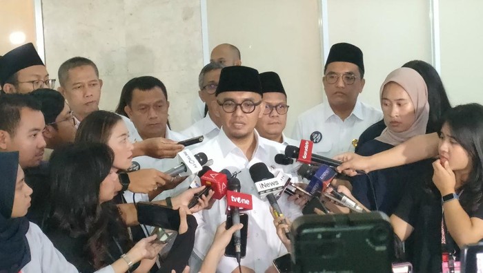**Dahnil Sebut Nonmuslim Tak Masalah Jadi Petugas Haji Embarkasi, Ruu Haji Akan Bersifat Plural**