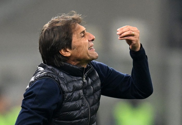 **Antonio Conte Ragukan Napoli Pertahankan Scudetto, Tim Juara Bertahan Awali Musim Dengan Kemenangan 2-0 atas Sassuolo**