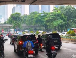 Aksi Demo di DPR Tak Berhenti, Jl. Gatot Subroto dan Sudirman Terkena Macet