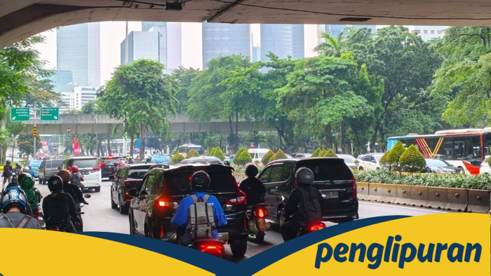Aksi Demo di DPR Tak Berhenti, Jl. Gatot Subroto dan Sudirman Terkena Macet