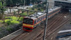 Demo DPR, KRL Tanah Abang Macet, Ribuan Penumpang Kebanjiran Emosi!
