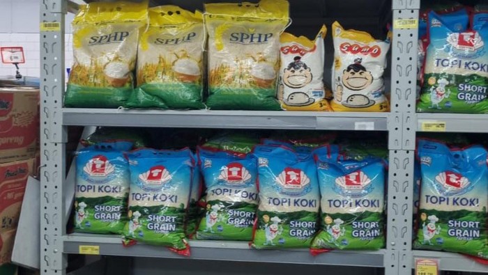 **Polda Metro Cek Stok Beras di Supermarket Jaksel, Begini Hasilnya**