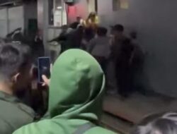 **Viral Keributan di Stasiun Parungpanjang: Rekayasa KRL Imbas Demo di DPR**