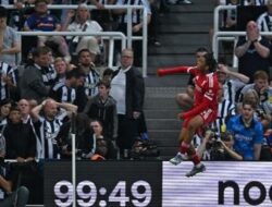**Bocah 16 Tahun Pecahkan Rekor, Liverpool Taklukkan Newcastle United dalam Pertandingan Menegangkan**