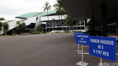 Sejumlah Anggota DPR Naik Mobil Berpelat Sipil Hari Ini: Fenomena Baru di Gedung Nusantara