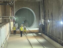 [MRT Monas 2027: Wajah Baru Transportasi atau Masalah Baru? ]