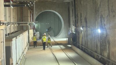 [MRT Monas 2027: Wajah Baru Transportasi atau Masalah Baru? ]