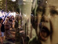 Warga Israel Desak Akhir Perang di Gaza, Ribuan Demo Blokir Tel Aviv