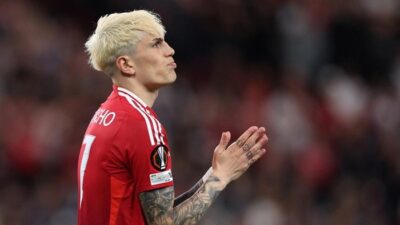 **Mengapa Transfer Garnacho ke Chelsea Belum Selesai Sampai Saat Ini?**