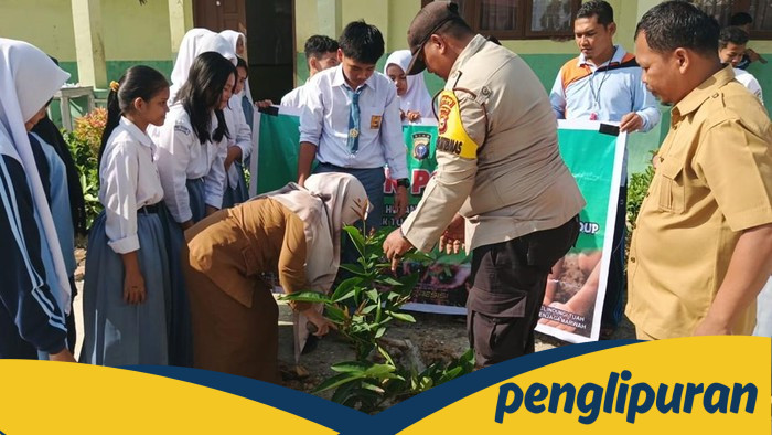 Bhabinkamtibmas dan Siswa SMA di Siak, Gerakan Hijau yang Menaklukkan Waktu!