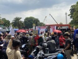 Demo Buruh Beralih, Aksi di Silang Monas Jadi Perhatian Publik