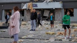 “Serangan Rusia di Kyiv: Kantor UE Rusak, Misi Bantuan Terancam”