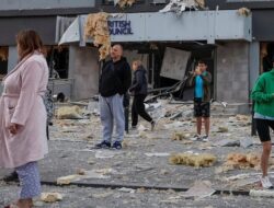 “Serangan Rusia di Kyiv: Kantor UE Rusak, Misi Bantuan Terancam”
