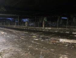 **Bencana di Pejompongan: Jalan Porak Poranda, Demo DPR Berujung ricuh, Batu-Kaca Berserakan**