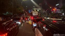 Imbas Demo, Jalan Gatot Subroto Arah Simpang Kuningan Ditutup Sementara
