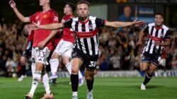 “Grimsby Town Nggak Takut-Takut sama MU di Penalti, Singkirkan Manchester United!”