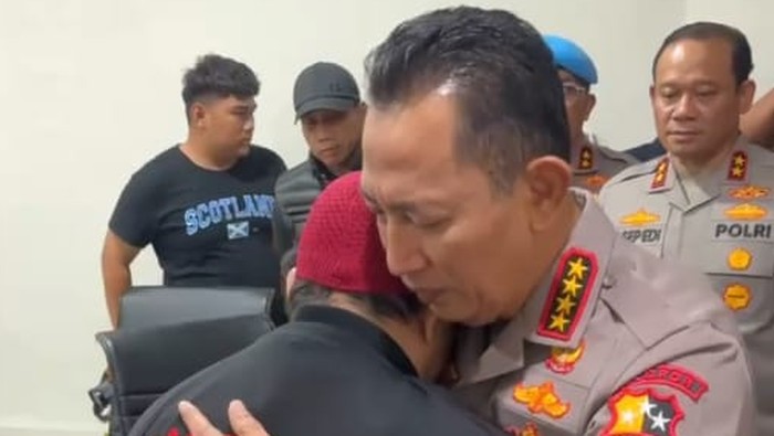 Kapolri Ungkap Duka Mendalam, Affan Ojol Dihantam Rantis Tragis