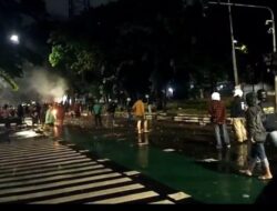 [Situasi Terkini di Mako Brimob Kwitang, Massa Bertahan hingga Dini Hari]