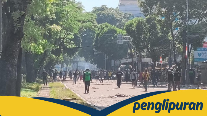 Ketegangan Tak Berujung di Mako Brimob Kwitang Massa Aksi Bertahan