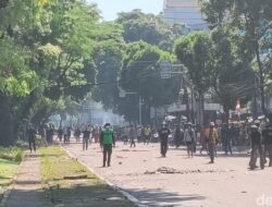 Ketegangan Tak Berujung di Mako Brimob Kwitang Massa Aksi Bertahan