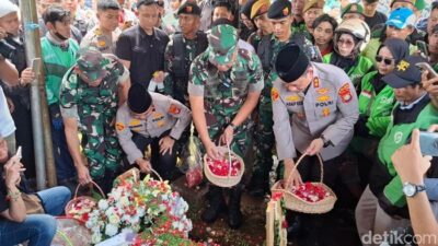 Kapolda Metro Tabur Bunga di Makam Affan Kurniawan – Update 1