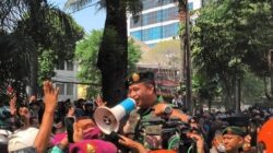 Asintel Kaskostrad Ikut Tenangkan Massa Demo Markas Brimob di Kwitang – Update 1