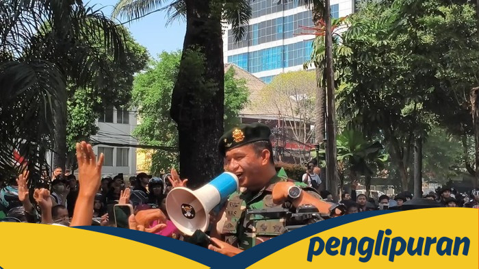 Asintel Kaskostrad Ikut Tenangkan Massa Demo Markas Brimob di Kwitang - Update 1