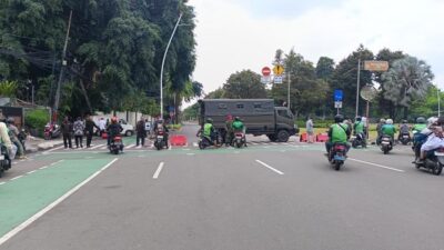 “Tutup! Jalur Tugu Tani Arah Senen Dialihkan karena Demo di Brimob Kwitang”