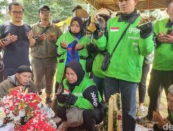 Tangis Haru Rekan Ojol di Pusara Affan Kurniawan, Korban Rantis Brimob yang Menyedot Perhatian